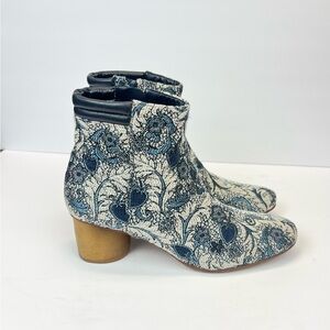 Bernardo Blue Floral Ankle Boots with Gold Heel Size 10M